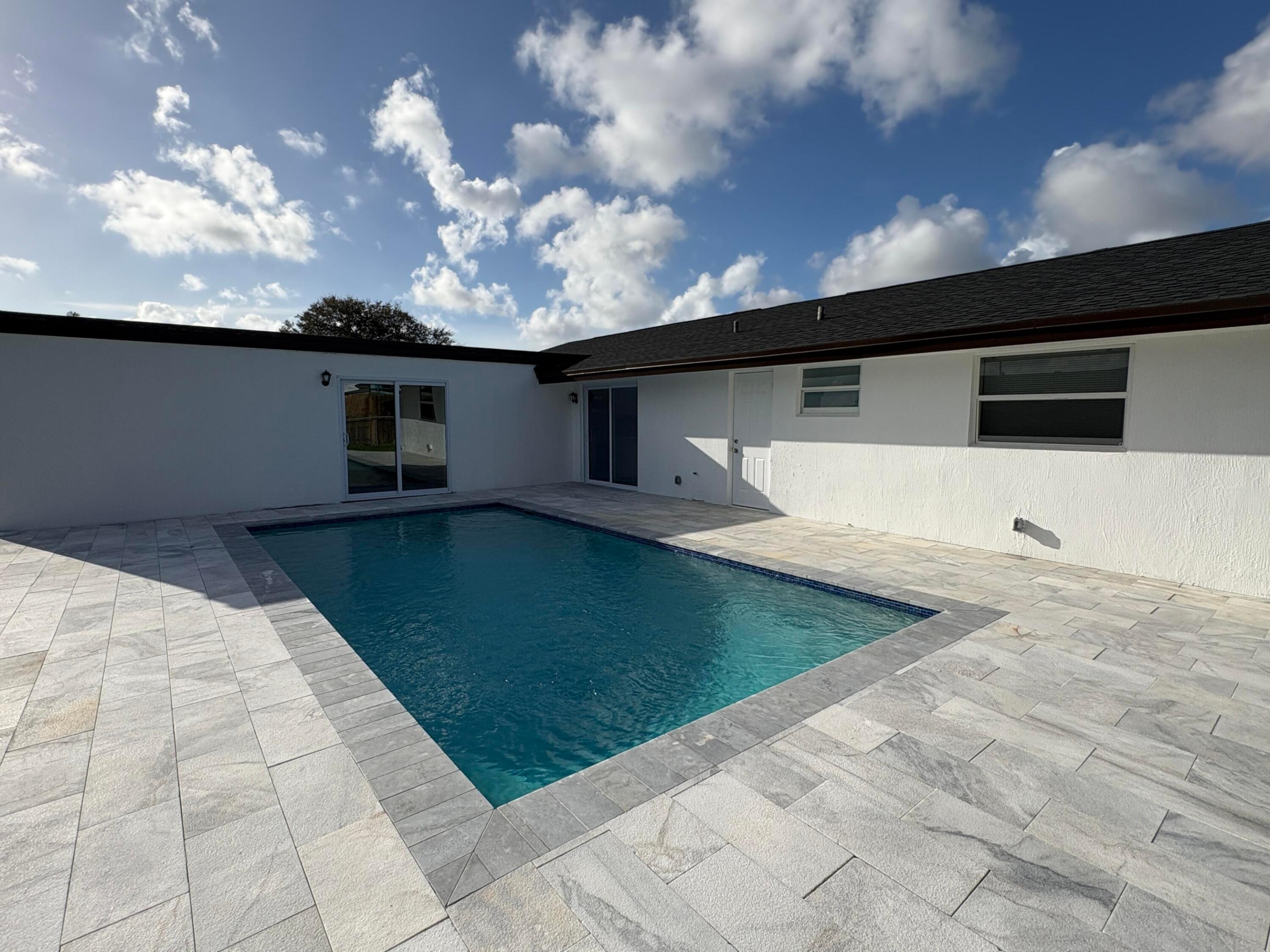 4318 Crestdale, Palm Beach Gardens FL 33410