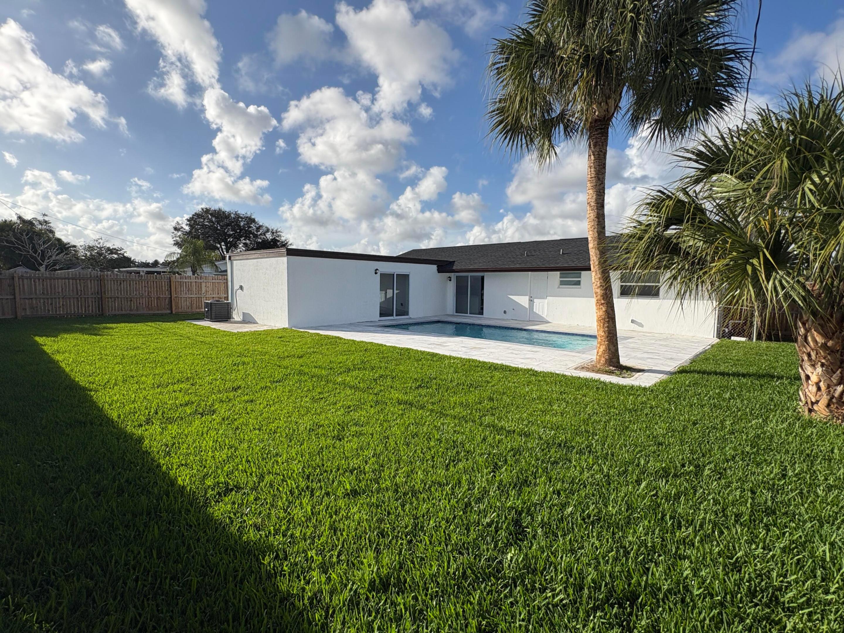 4318 Crestdale, Palm Beach Gardens FL 33410