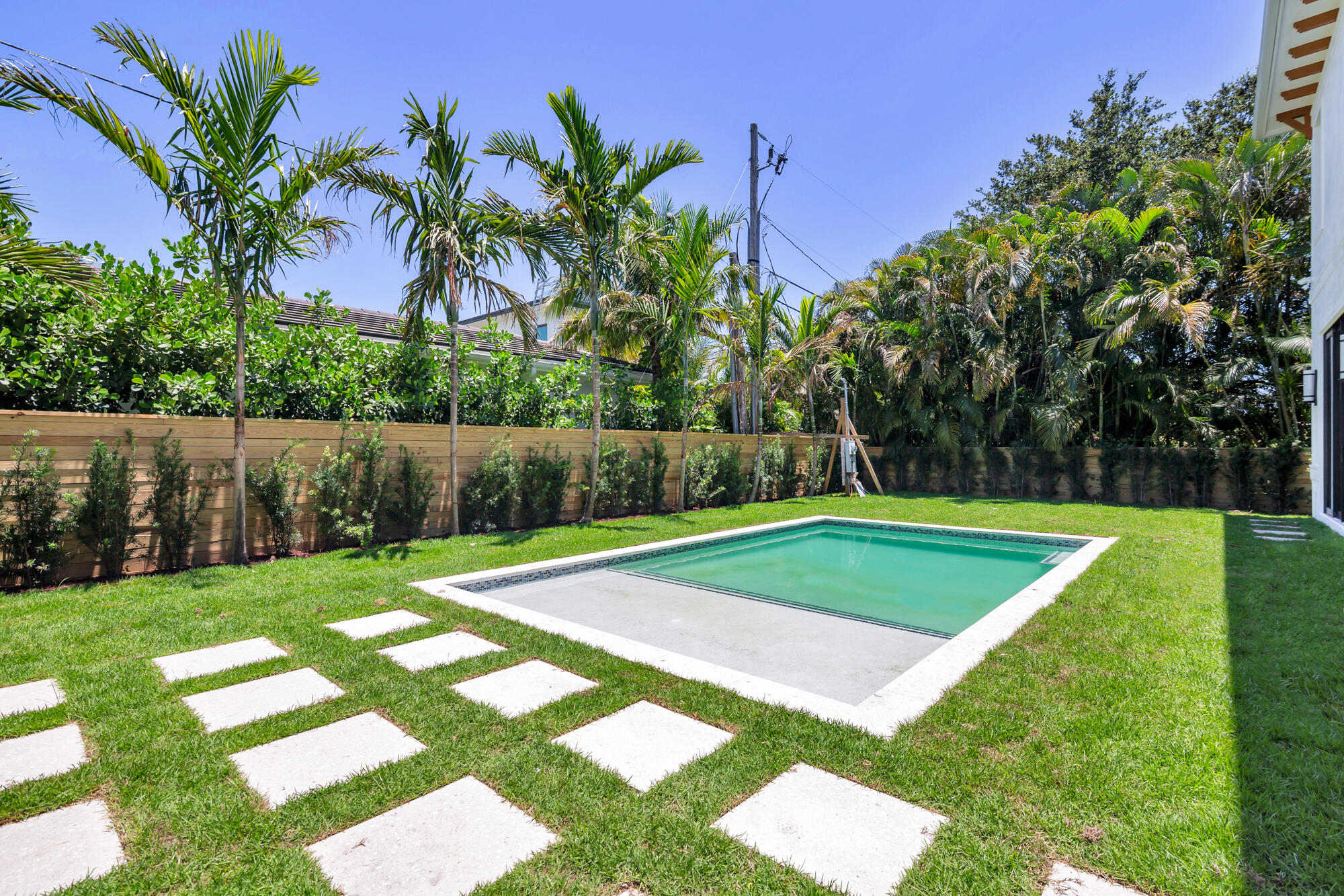 261 Rutland, West Palm Beach FL 33405