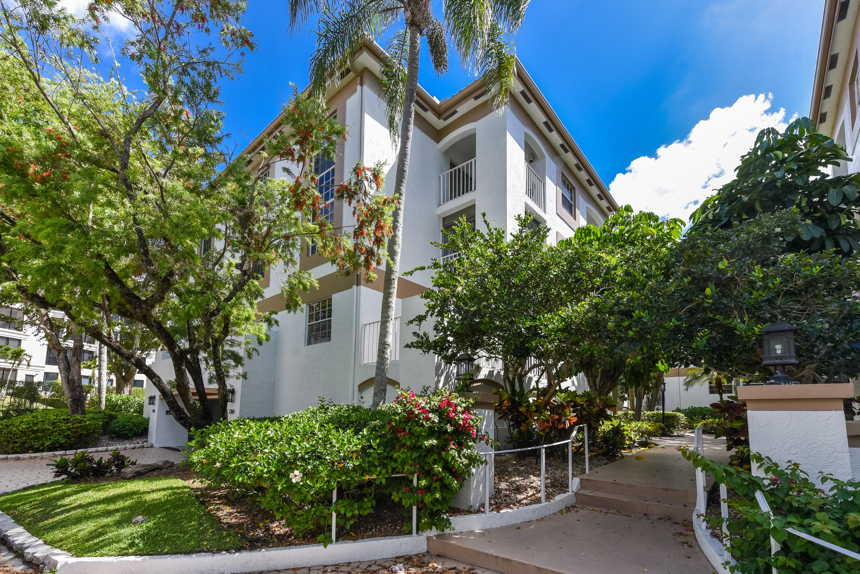 7369 Orangewood #303, Boca Raton FL 33433